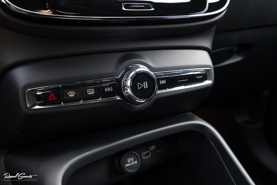 Volvo XC40 Recharge Plus 70 kWh | Adaptieve cruise | Blis | 20 Inch | Leder/Alcantara |