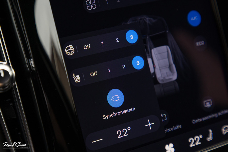 Volvo XC40 Recharge Plus 70 kWh | Adaptieve cruise | Blis | 20 Inch | Leder/Alcantara |