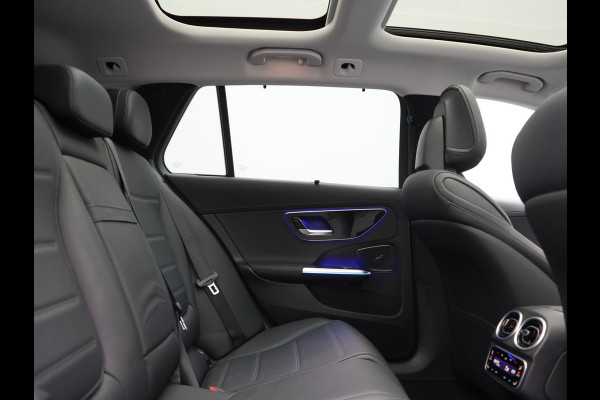 Mercedes-Benz C-Klasse Estate 300 e Avantgarde 313pk Dealer O.H | Trekhaak Af Fabriek | Panodak | Adaptive Cruise | 360 Camera | Digital LED | Lederen Sportstoelen Memory & Ventilatie | Keyless | Apple Carplay | Stoelverwarming | Pilot Assist | Stuurverwarming | Virtual | Sfeerverlichting | Navigatie | DAB | 18"L.M | Plug In Hybrid |