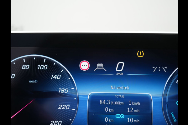 Mercedes-Benz C-Klasse Estate 300 e Avantgarde 313pk Dealer O.H | Trekhaak Af Fabriek | Panodak | Adaptive Cruise | 360 Camera | Digital LED | Lederen Sportstoelen Memory & Ventilatie | Keyless | Apple Carplay | Stoelverwarming | Pilot Assist | Stuurverwarming | Virtual | Sfeerverlichting | Navigatie | DAB | 18"L.M | Plug In Hybrid |