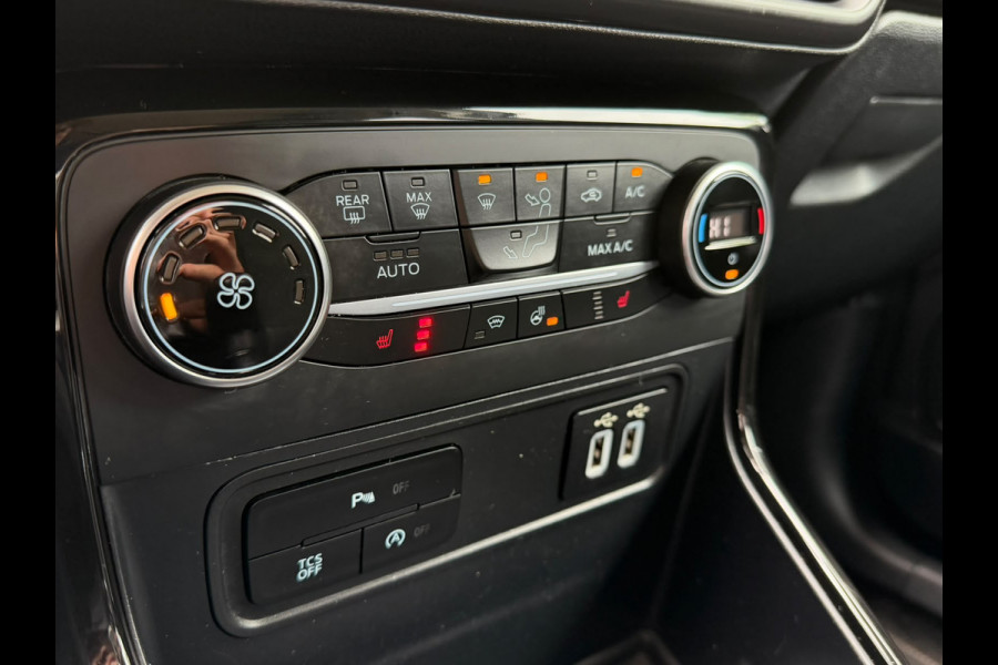 Ford EcoSport 1.0 EcoBoost Titanium Ultimate | Apple Carplay | Trekhaak | Stuur & stoelverwarming | Sfeerverlichting