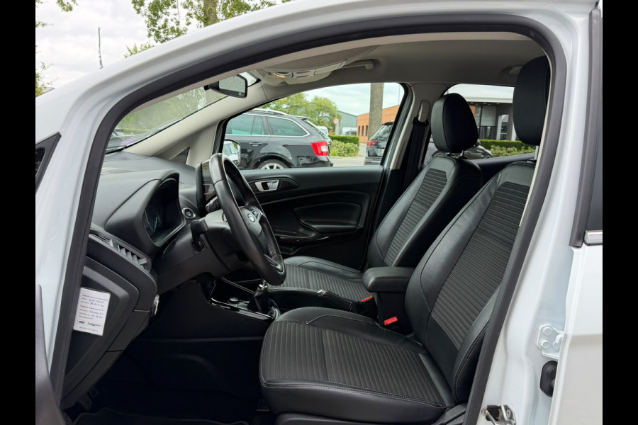 Ford EcoSport 1.0 EcoBoost Titanium Ultimate | Apple Carplay | Trekhaak | Stuur & stoelverwarming | Sfeerverlichting