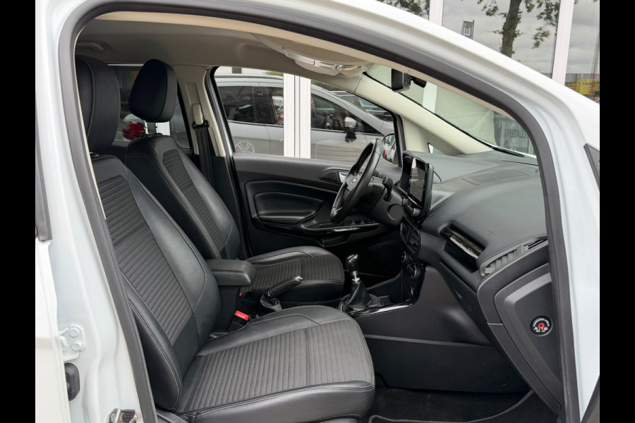 Ford EcoSport 1.0 EcoBoost Titanium Ultimate | Apple Carplay | Trekhaak | Stuur & stoelverwarming | Sfeerverlichting