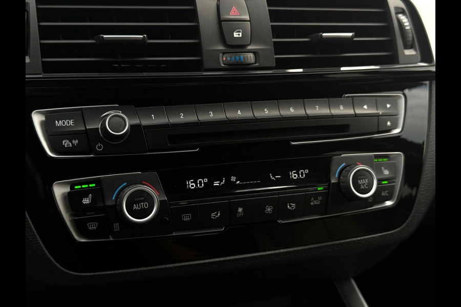 BMW 1-serie M140i xDrive High Executive LCI 2 | Leder | Keyless Entry | Maxton | Stoelverwarming |