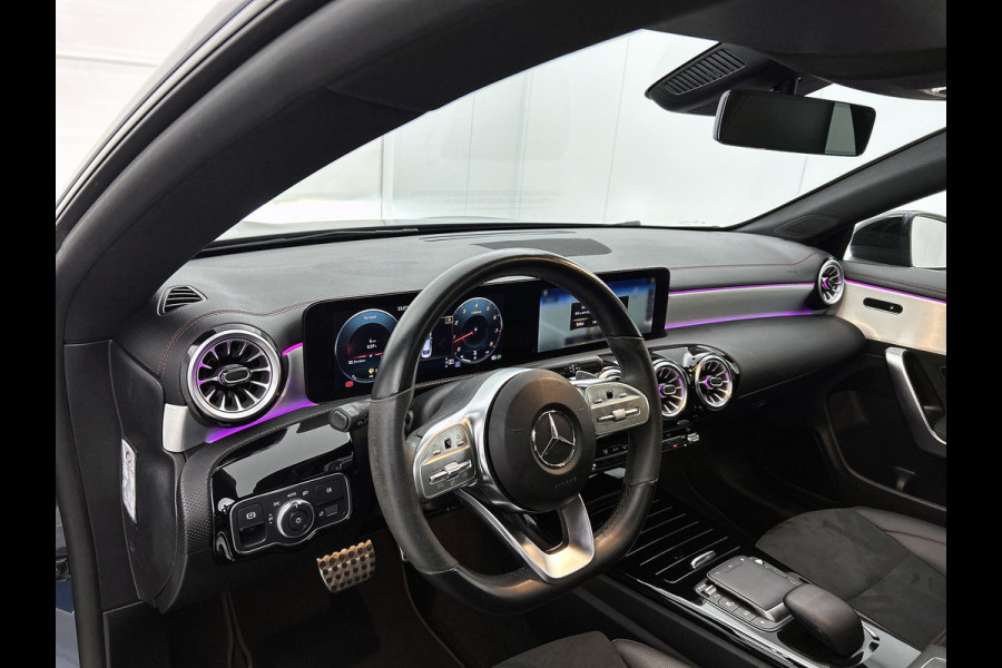 Mercedes-Benz CLA-Klasse 250 Premium Plus AMG-Line (Perfect OndH, Panorama, SfeerV, Camera, Navi, V+A, StoelV, Lane Assist, Etc)