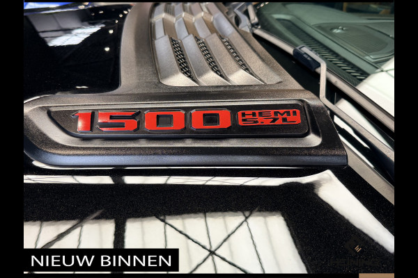 Dodge Ram 1500 5.7 V8 4x4 Crew Cab Limited Night. 22 inch. HUD. Luchtvering. Alle opties.