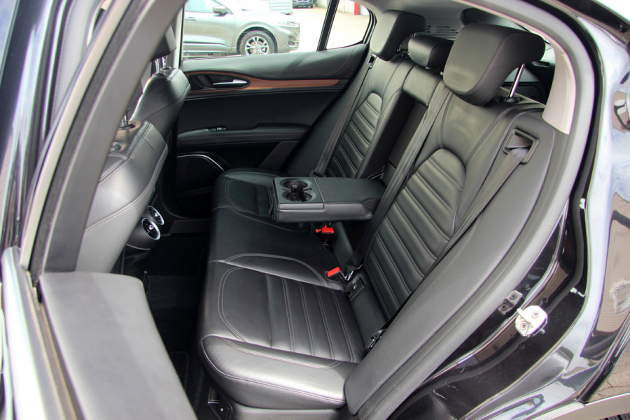 Alfa Romeo Stelvio 2.0 T AWD Super Business Edition 20" | Leder | Adaptive Cruise Control | Camera | Carplay