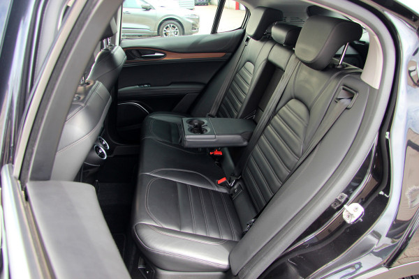 Alfa Romeo Stelvio 2.0 T AWD Super Business Edition 20" | Leder | Adaptive Cruise Control | Camera | Carplay