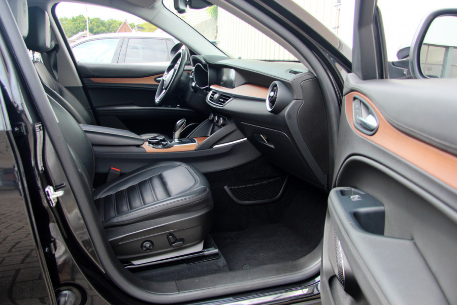Alfa Romeo Stelvio 2.0 T AWD Super Business Edition 20" | Leder | Adaptive Cruise Control | Camera | Carplay