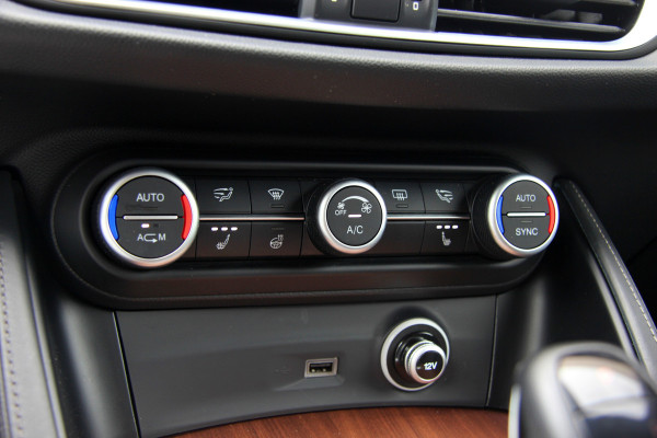 Alfa Romeo Stelvio 2.0 T AWD Super Business Edition 20" | Leder | Adaptive Cruise Control | Camera | Carplay