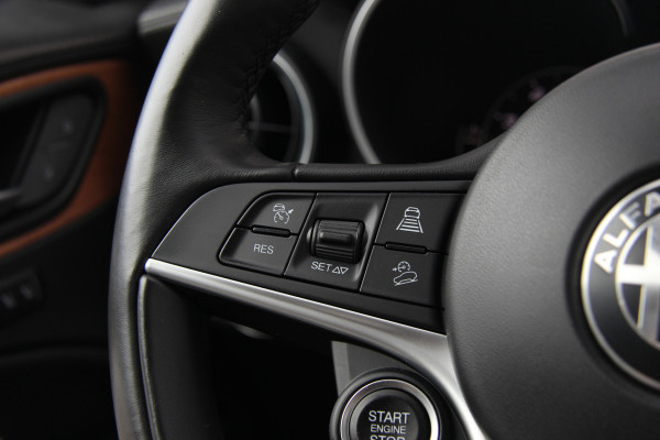 Alfa Romeo Stelvio 2.0 T AWD Super Business Edition 20" | Leder | Adaptive Cruise Control | Camera | Carplay