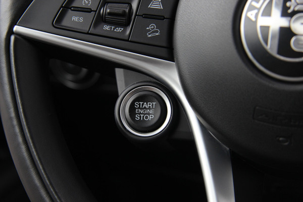 Alfa Romeo Stelvio 2.0 T AWD Super Business Edition 20" | Leder | Adaptive Cruise Control | Camera | Carplay