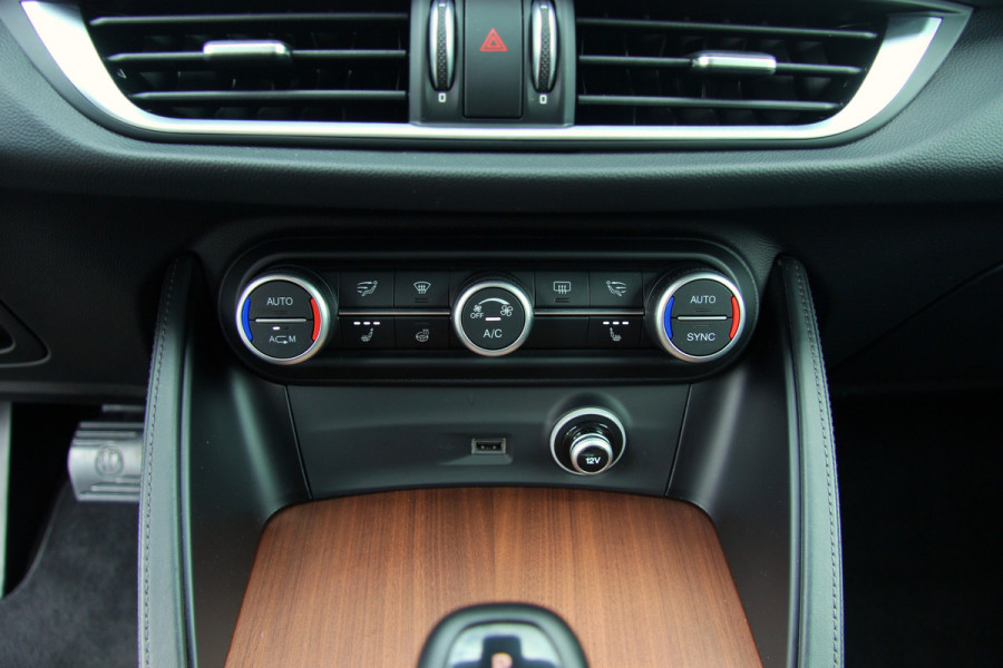 Alfa Romeo Stelvio 2.0 T AWD Super Business Edition 20" | Leder | Adaptive Cruise Control | Camera | Carplay