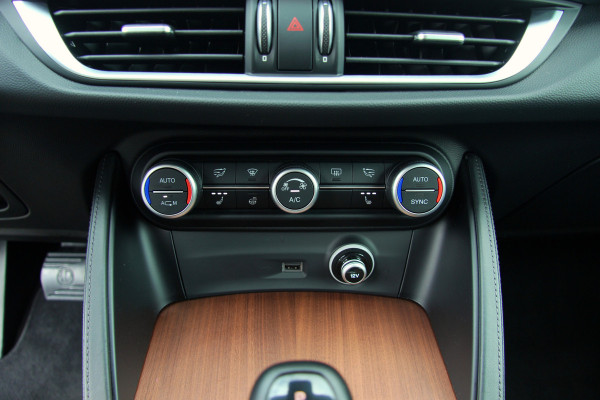 Alfa Romeo Stelvio 2.0 T AWD Super Business Edition 20" | Leder | Adaptive Cruise Control | Camera | Carplay