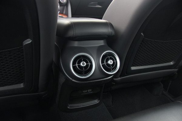 Alfa Romeo Stelvio 2.0 T AWD Super Business Edition 20" | Leder | Adaptive Cruise Control | Camera | Carplay