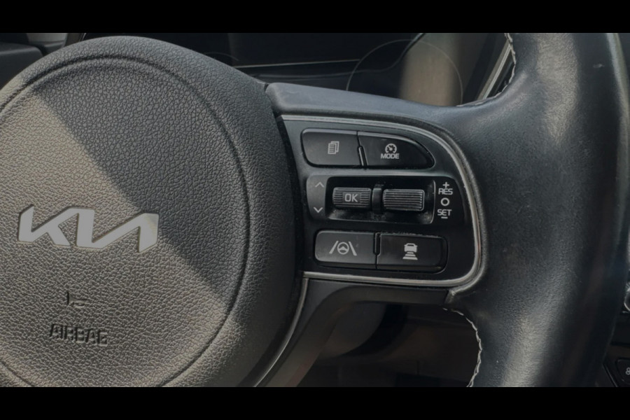 Kia e-Niro Edition 64 kWh (NL-auto, 1e Eig, Navi, Carplay, StoelV, Camera, PDC V+A, Lane Assist, Etc)