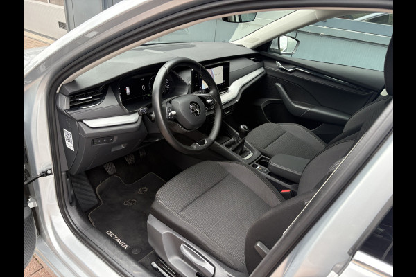 Škoda Octavia Combi 1.0 TSi Business Edition TREKHAAK/VIRTUAL/NAVI/CARPLAY/CRUISE/PDC