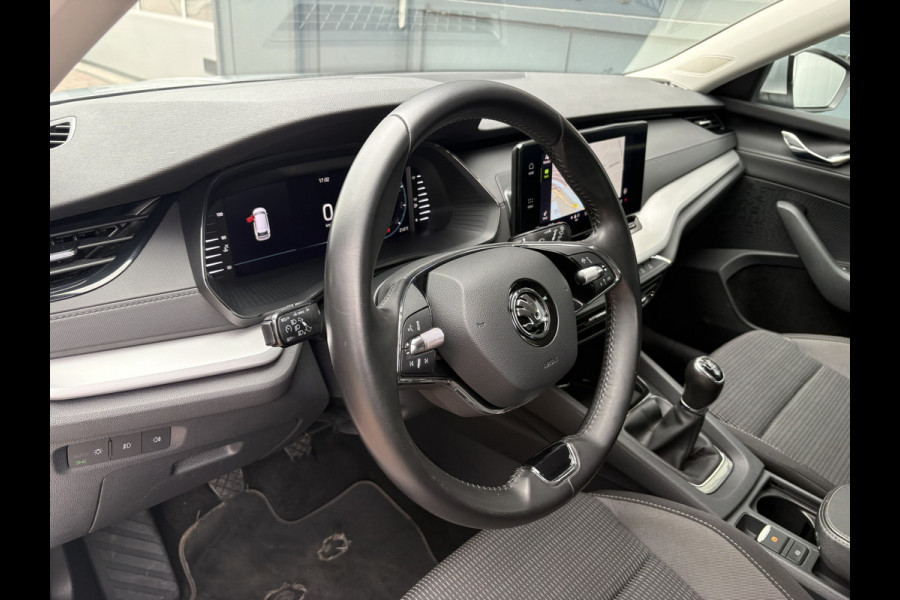 Škoda Octavia Combi 1.0 TSi Business Edition TREKHAAK/VIRTUAL/NAVI/CARPLAY/CRUISE/PDC
