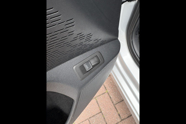 Škoda Octavia Combi 1.0 TSi Business Edition TREKHAAK/VIRTUAL/NAVI/CARPLAY/CRUISE/PDC
