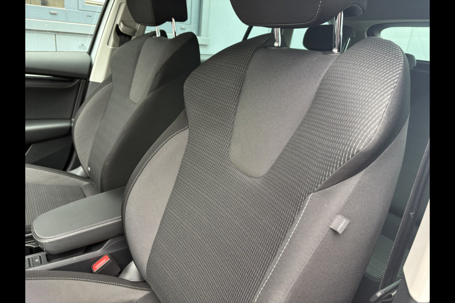 Škoda Octavia Combi 1.0 TSi Business Edition TREKHAAK/VIRTUAL/NAVI/CARPLAY/CRUISE/PDC