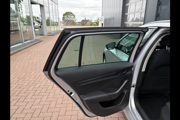 Škoda Octavia Combi 1.0 TSi Business Edition TREKHAAK/VIRTUAL/NAVI/CARPLAY/CRUISE/PDC