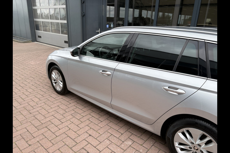 Škoda Octavia Combi 1.0 TSi Business Edition TREKHAAK/VIRTUAL/NAVI/CARPLAY/CRUISE/PDC