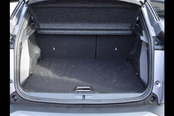 Peugeot 2008 1.2 Hybrid 136 GT | ACHTERUITRIJCAMERA MET SENSOREN | NAVI & CARPAY | E.C.C. | 8.846 KM