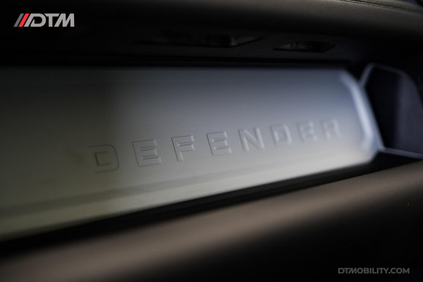 Land Rover Defender 2.0 P400e 110 SE ACC | FabrieksGarantie 2030 | Pano