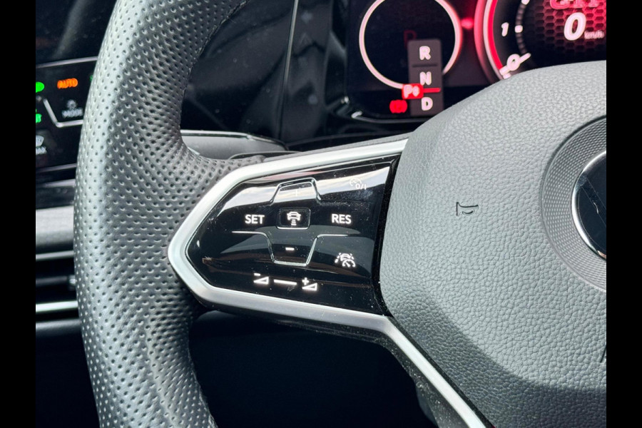 Volkswagen Golf 2.0 TSI GTI Pano/Camera/Matrix