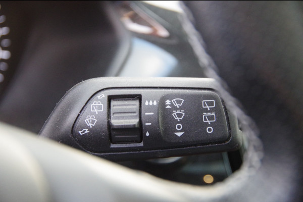 Ford Fiesta 1.0 EcoBoost Vignale ST-line 125PK, PANO, STOELVERWARMING, ADAPT. CRUISE, CLIMA, NAVI, PARKEERSENSOREN