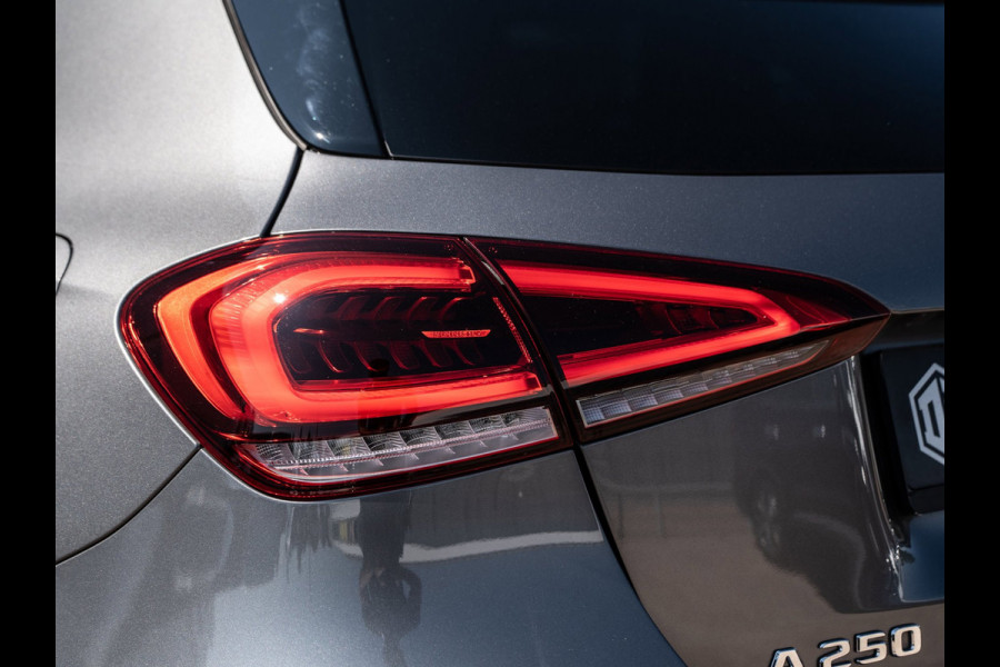 Mercedes-Benz A-Klasse 250 224PK Edition One AMG | Premium Plus | Carplay | Dealer Ond. | Uniek