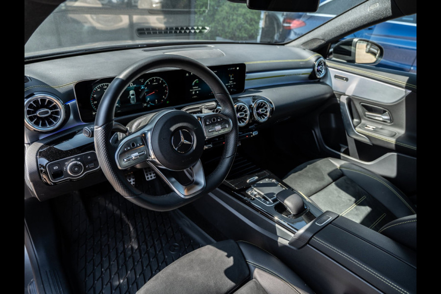 Mercedes-Benz A-Klasse 250 224PK Edition One AMG | Premium Plus | Carplay | Dealer Ond. | Uniek
