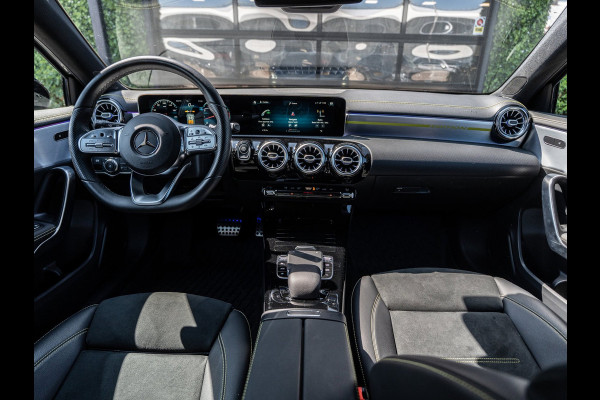 Mercedes-Benz A-Klasse 250 224PK Edition One AMG | Premium Plus | Carplay | Dealer Ond. | Uniek