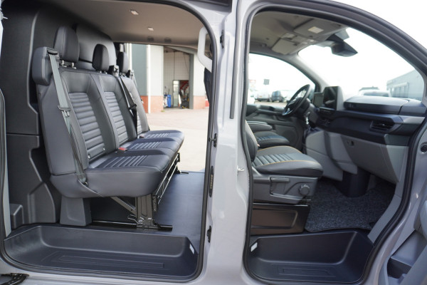Ford Transit Custom 320L 2.0 TDCI 136PK L2H1 Trail DubbelCabine Schuifdeur L/R Nr. V090 | Airco | Adap | Navi| Camera | Blis | 20 inch LM velgen | DEMO