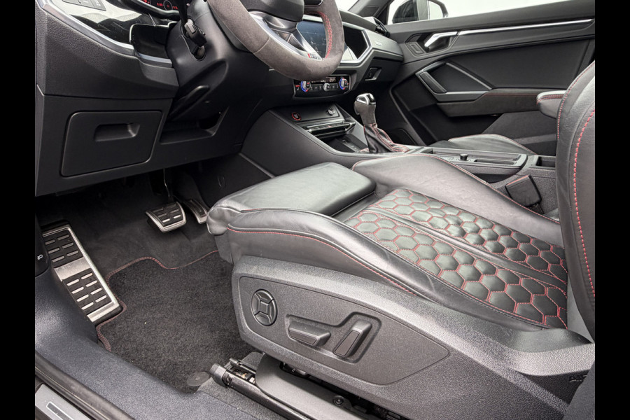Audi Q3 Sportback TFSI RS Pano.dak Carplay Pano.dak Trekhaak Sportzetels 21Inch
