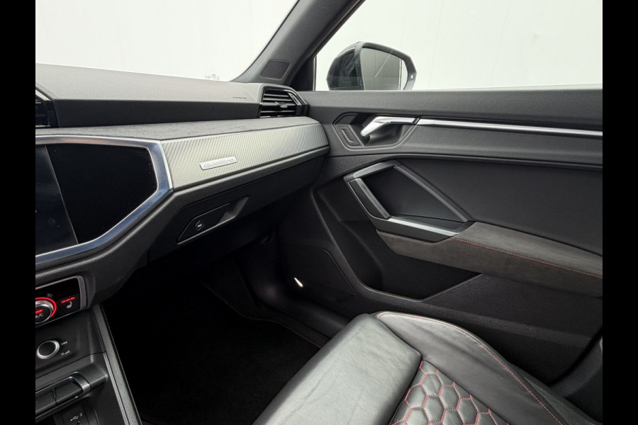 Audi Q3 Sportback TFSI RS Pano.dak Carplay Pano.dak Trekhaak Sportzetels 21Inch