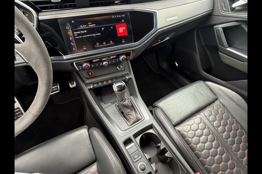 Audi Q3 Sportback TFSI RS Pano.dak Carplay Pano.dak Trekhaak Sportzetels 21Inch