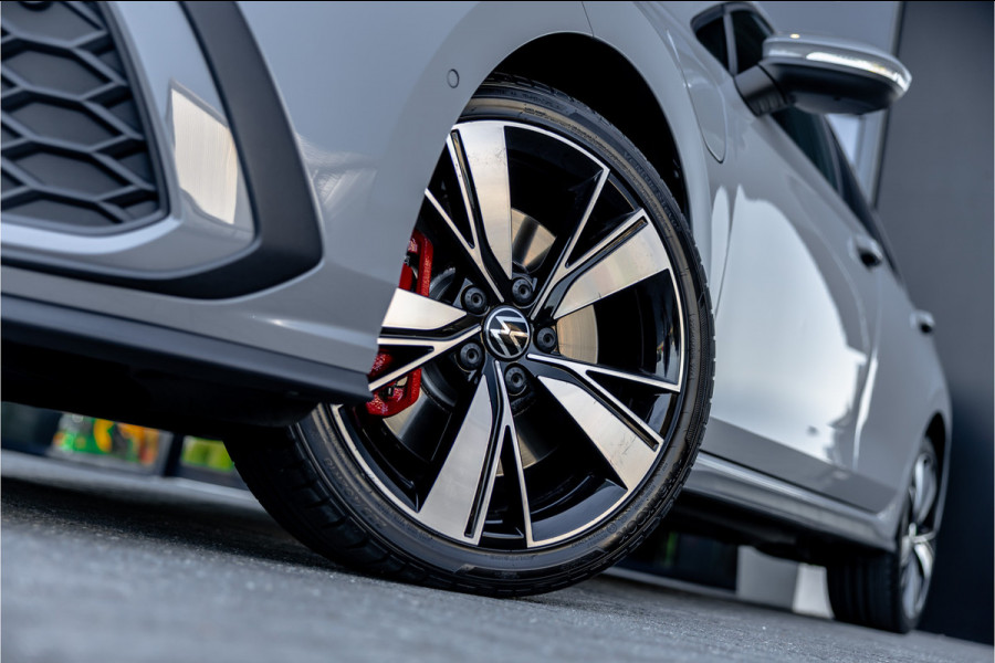 Volkswagen Golf 1.4 eHybrid GTE - Panorama | Elek. Trekhaak | Camera | ACC