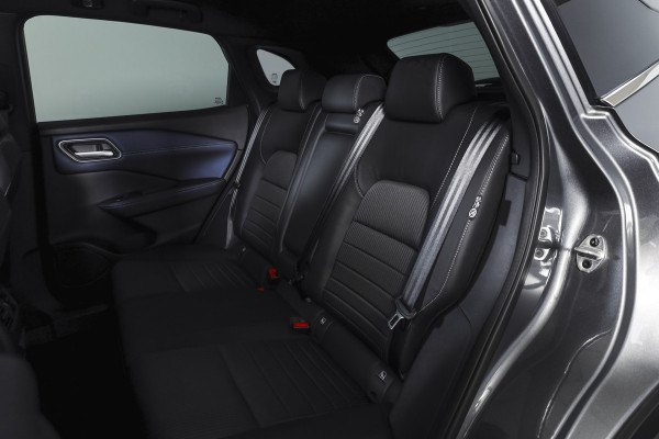 Nissan QASHQAI 1.3 MHEV 140 PK Tekna Orig. NL | Panodak | Elek. Stoel | Elek. Klep | Adapt. Cruise | PDC | 360 Camera | NAV + App. Connect | ECC | Trekhaak | LM 19" |