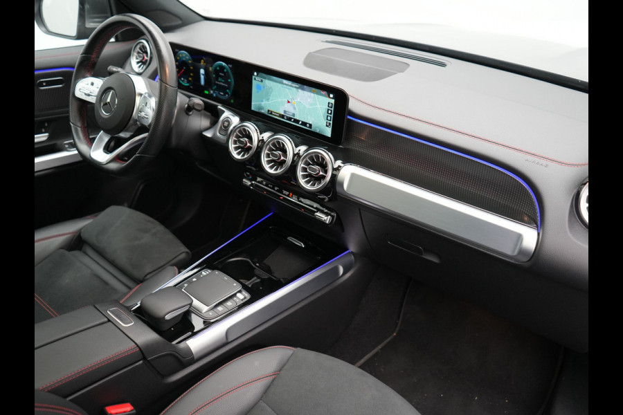 Mercedes-Benz EQB 350 4MATIC AMG Line 70 kWh 293pk Dealer O.H | Panodak | Camera | Alcantara Sportstoelen Verwarmd | Cruise Control | Apple Carplay | Virtual | Navigatie | DAB | 18"L.M |