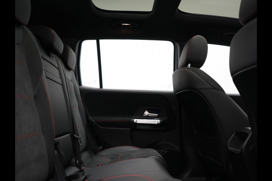 Mercedes-Benz EQB 350 4MATIC AMG Line 70 kWh 293pk Dealer O.H | Panodak | Camera | Alcantara Sportstoelen Verwarmd | Cruise Control | Apple Carplay | Virtual | Navigatie | DAB | 18"L.M |