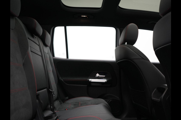 Mercedes-Benz EQB 350 4MATIC AMG Line 70 kWh 293pk Dealer O.H | Panodak | Camera | Alcantara Sportstoelen Verwarmd | Cruise Control | Apple Carplay | Virtual | Navigatie | DAB | 18"L.M |