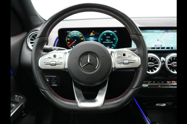 Mercedes-Benz EQB 350 4MATIC AMG Line 70 kWh 293pk Dealer O.H | Panodak | Camera | Alcantara Sportstoelen Verwarmd | Cruise Control | Apple Carplay | Virtual | Navigatie | DAB | 18"L.M |
