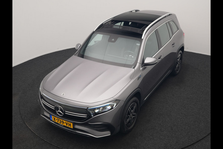 Mercedes-Benz EQB 350 4MATIC AMG Line 70 kWh 293pk Dealer O.H | Panodak | Camera | Alcantara Sportstoelen Verwarmd | Cruise Control | Apple Carplay | Virtual | Navigatie | DAB | 18"L.M |