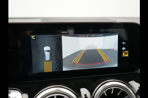 Mercedes-Benz EQB 350 4MATIC AMG Line 70 kWh 293pk Dealer O.H | Panodak | Camera | Alcantara Sportstoelen Verwarmd | Cruise Control | Apple Carplay | Virtual | Navigatie | DAB | 18"L.M |