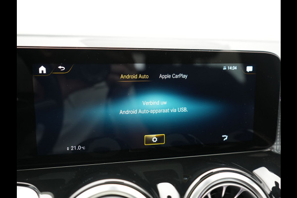 Mercedes-Benz EQB 350 4MATIC AMG Line 70 kWh 293pk Dealer O.H | Panodak | Camera | Alcantara Sportstoelen Verwarmd | Cruise Control | Apple Carplay | Virtual | Navigatie | DAB | 18"L.M |
