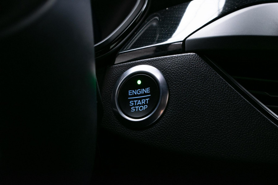Ford FOCUS Wagon 1.0 EcoBoost Hybrid ST Line X Business ACC|Camera|B&O|Elektrische achterklep|Stoel- en stuurverwarming|LED-verlichting|Parkeersensoren voor en achter|Privacy Glass|Draadloos opladen|KeyFree|Winterpakket|Technology Pack