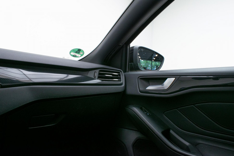 Ford FOCUS Wagon 1.0 EcoBoost Hybrid ST Line X Business ACC|Camera|B&O|Elektrische achterklep|Stoel- en stuurverwarming|LED-verlichting|Parkeersensoren voor en achter|Privacy Glass|Draadloos opladen|KeyFree|Winterpakket|Technology Pack