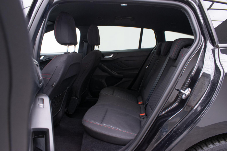 Ford FOCUS Wagon 1.0 EcoBoost Hybrid ST Line X Business ACC|Camera|B&O|Elektrische achterklep|Stoel- en stuurverwarming|LED-verlichting|Parkeersensoren voor en achter|Privacy Glass|Draadloos opladen|KeyFree|Winterpakket|Technology Pack