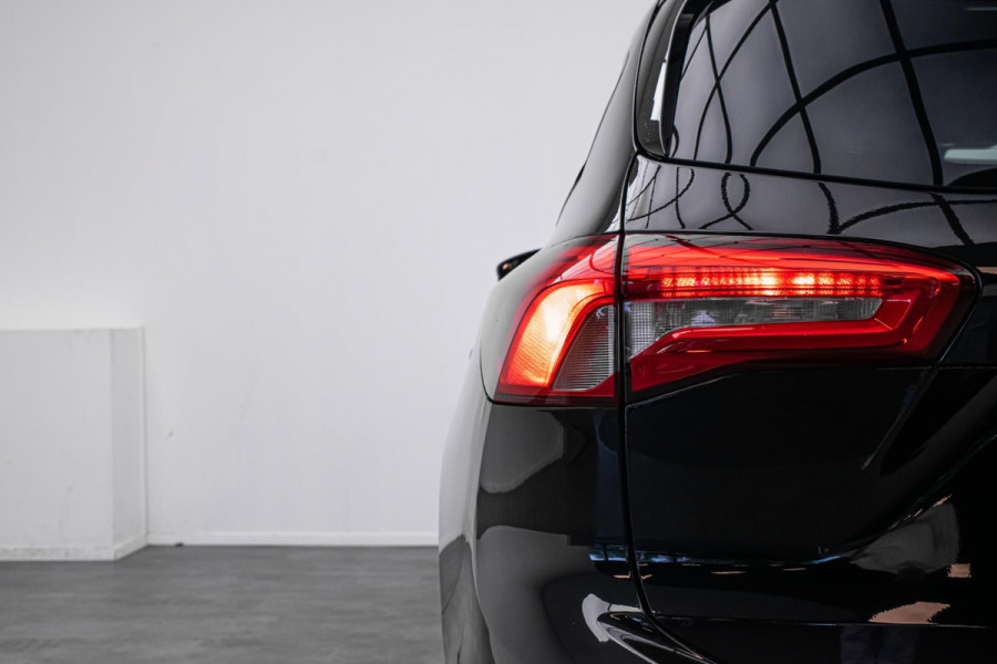 Ford FOCUS Wagon 1.0 EcoBoost Hybrid ST Line X Business ACC|Camera|B&O|Elektrische achterklep|Stoel- en stuurverwarming|LED-verlichting|Parkeersensoren voor en achter|Privacy Glass|Draadloos opladen|KeyFree|Winterpakket|Technology Pack